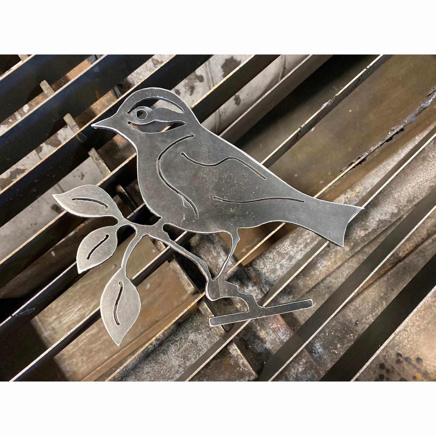 Bird on Branch Design Outdoor | Free DXF File - DXFforCNC.com